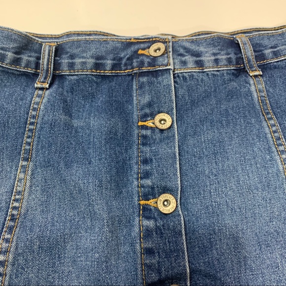 5 for 20 distressed button down mini jean skirt - Picture 4 of 7